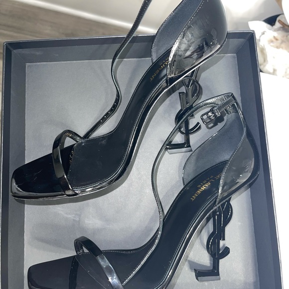 100% AUTHENTIC YSL SAINT LAURENT OPYUM SANDALS
SZ 41.5
FINAL PRICE: $990 - Picture 5 of 9